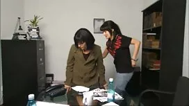 بلوند سکسی با مشاعره ...