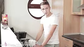 استمناء ورزش بلوند ز ...