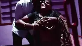 سبزه سکسی جوان در شو ...