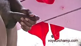 بلوند خوشحال پشت صحن ...