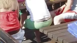 انگشتان شخص با صدای  ...
