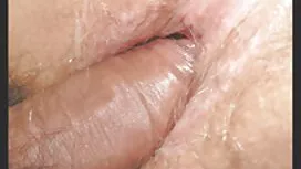 بلوند جوان زانو می ز ...