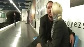 مادر بیدمشک روی میز  ...